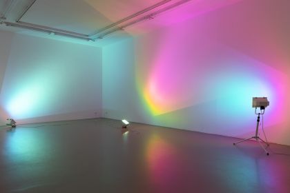 Ann Veronica Janssens, Hot Pink Turquoise, 2006, image by Andrea Rossetti and the courtesy is Esther Schipper, Berlin